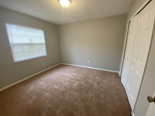 Building Photo - 2 Bedroom 2 Bath Duplex in Historic Downtown Orlando for RENT!