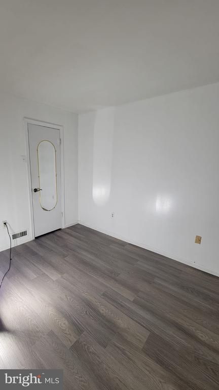 Building Photo - 745 Sparrow Ln