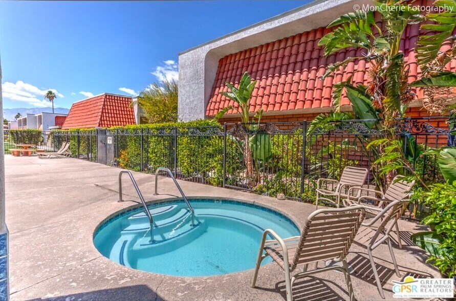 Building Photo - 266 E Via Escuela