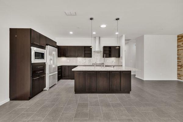 Building Photo - 1665 E Lafayette Ave