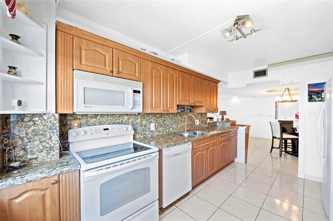 Building Photo - 2801 NE 183rd St