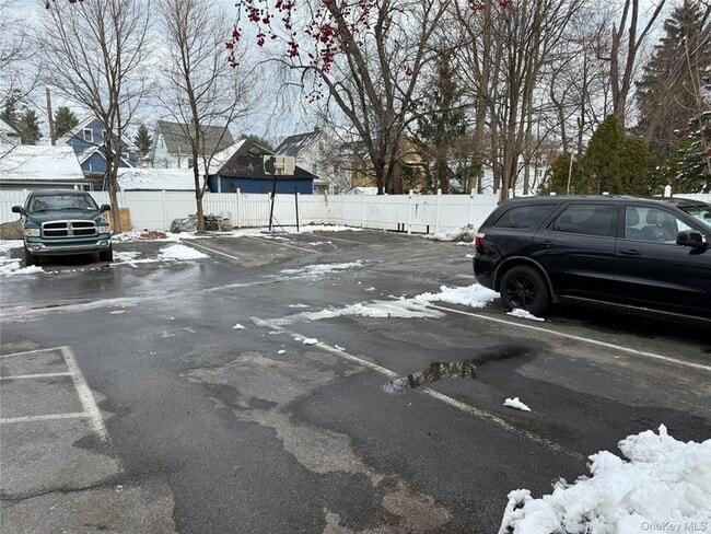 Building Photo - 17 Orchard Pl