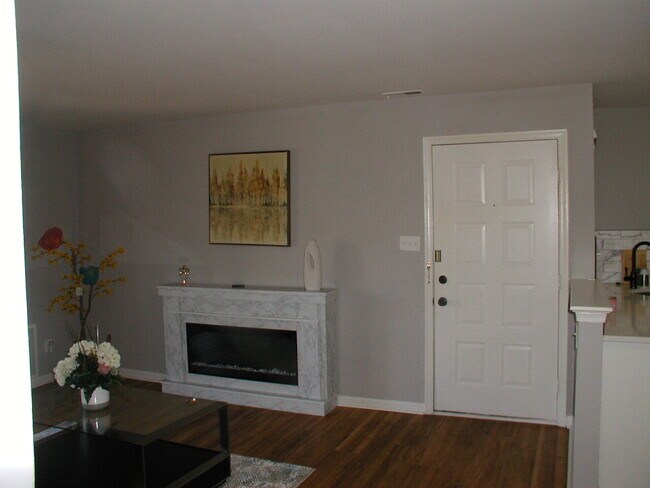 Building Photo - Villages at Berkley - Two bedroom two bath...