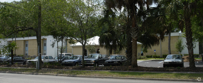 Horizon House Apartments - Residences at Oakview