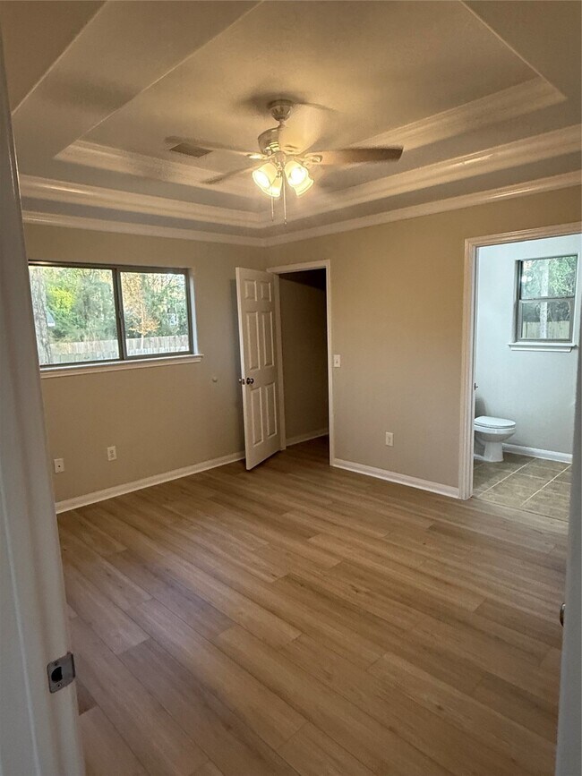 Building Photo - 10464 Royal York Dr