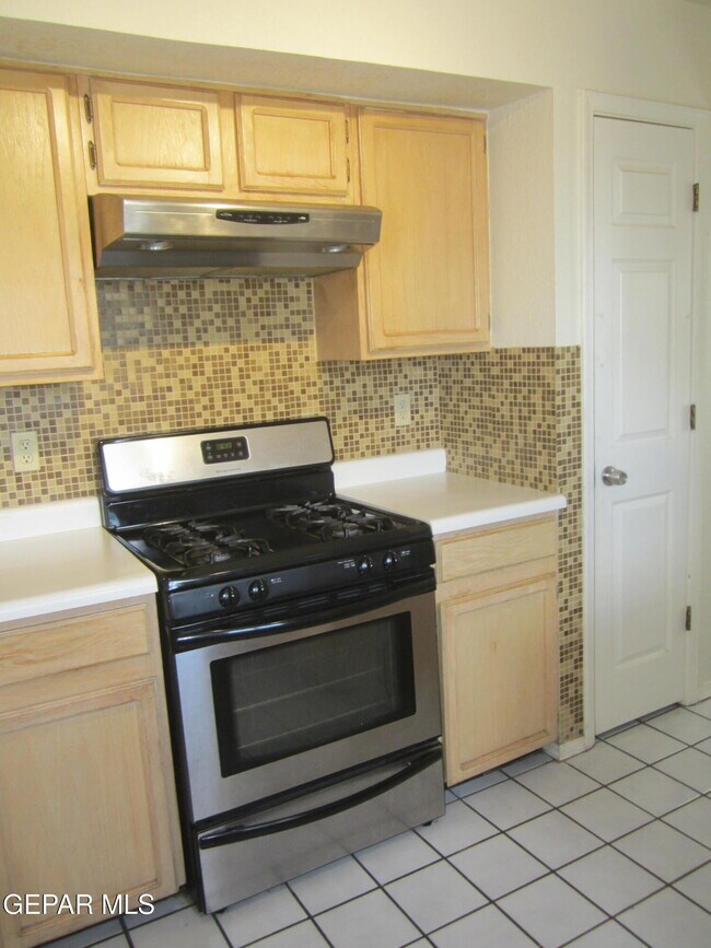 Building Photo - 6924 Imperial Ridge Dr