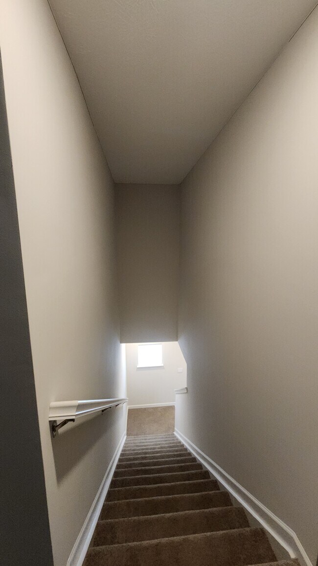 Building Photo - 61 Snapdragon Dr