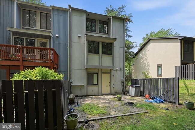 Building Photo - 2242 Cartwright Pl
