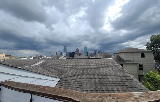 Building Photo - 1413 Holly St