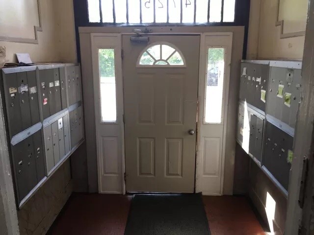 Building Photo - 4725 Chester Ave