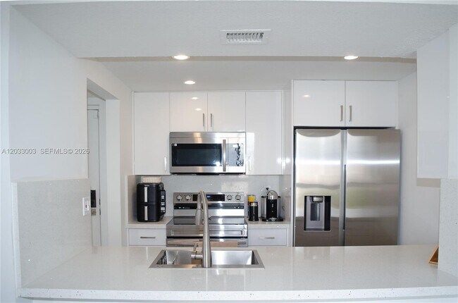 Building Photo - 6995 NW 186th St