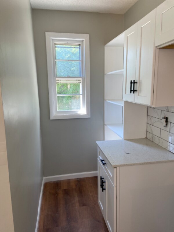 Building Photo - 28 Marble St