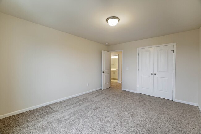 Building Photo - 546 Becks Pl
