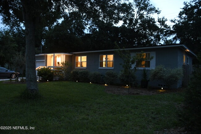 Building Photo - 6925 Sans Souci Rd