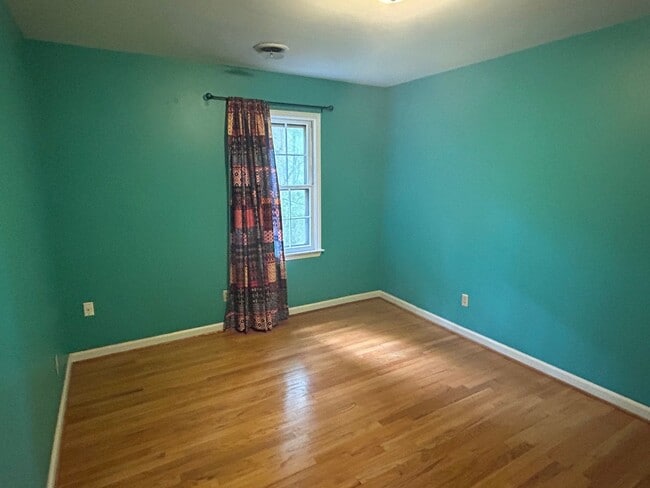 Building Photo - 5 Bed | 3.5 Bath House in Raleigh