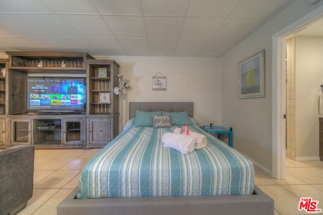 Building Photo - 42880 Brown Rd