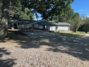 Building Photo - 217 Glenn Brandon Rd