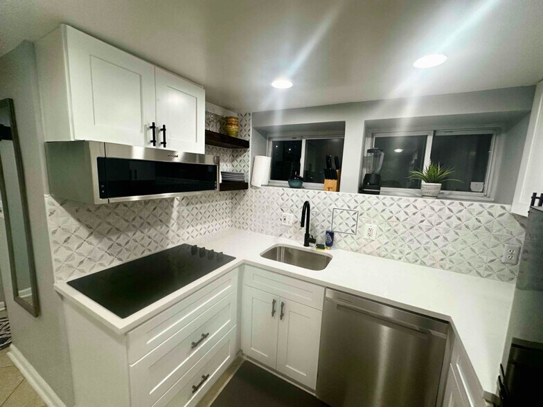 Primary Photo - 613 P St NW