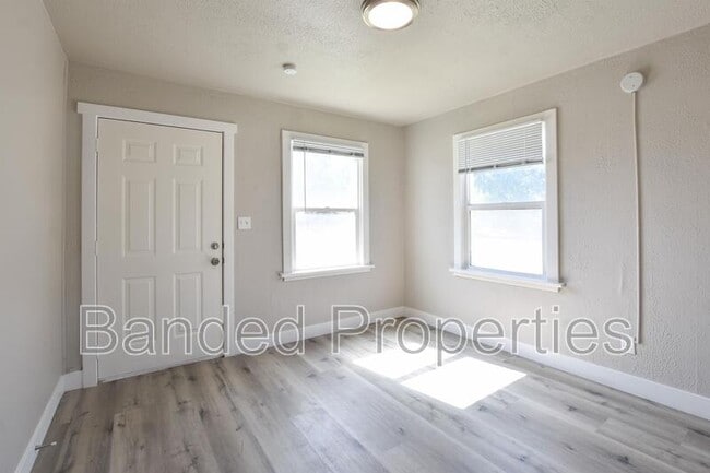 Building Photo - 8630-8644-8644 W 2800 S
