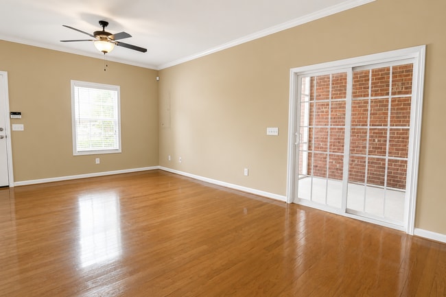 Building Photo - 899 Magnolia Ct