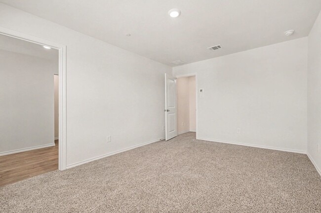 Building Photo - 125 Arbor Dr
