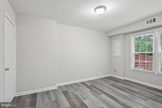 Building Photo - 1204 Fox Run Pl