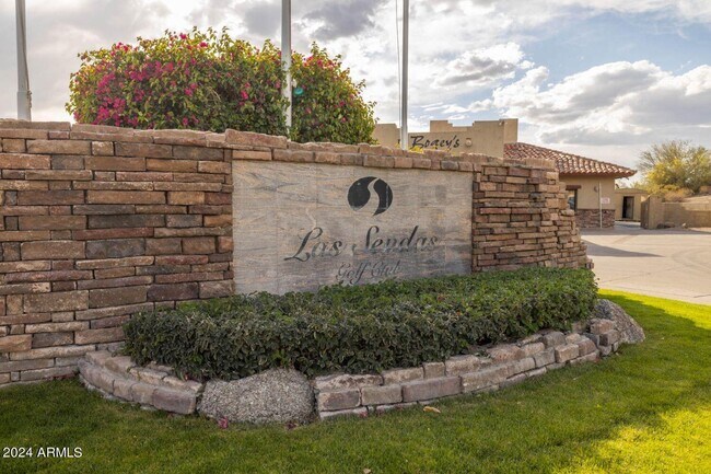 Building Photo - 3055 N Red Mountain