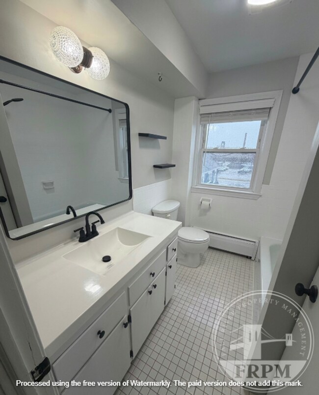 Building Photo - 64 Walnut St