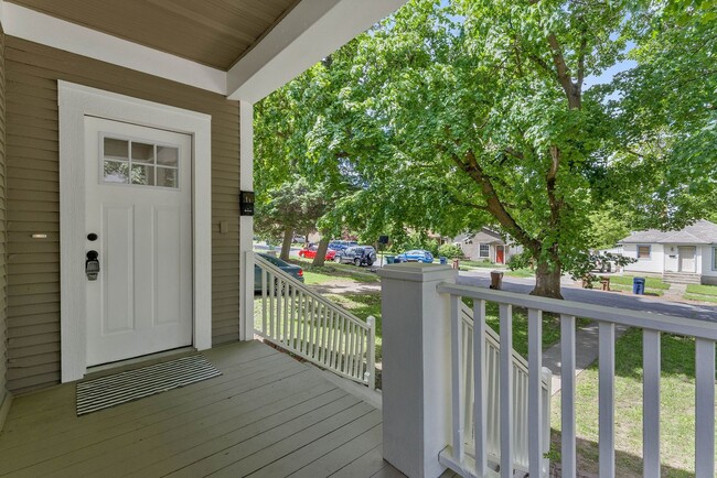 Building Photo - Darling 4 Bed, 2 Bath Home in Spokane!
