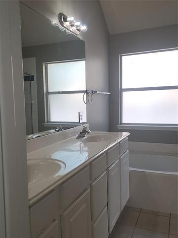 Building Photo - 11203 Newberry Dr