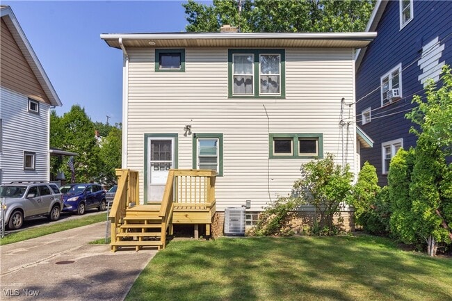 Building Photo - 2084 Wascana Ave