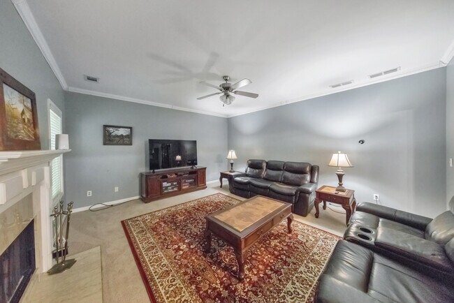 Building Photo - 179 Holbrook Dr