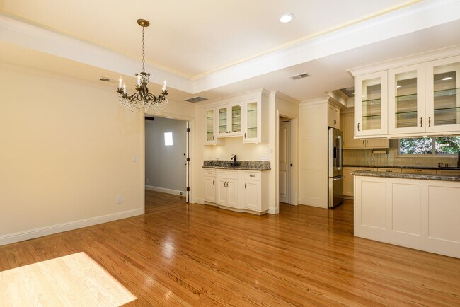 Building Photo - Custom Remodeled Ranch Home in Park-like S...