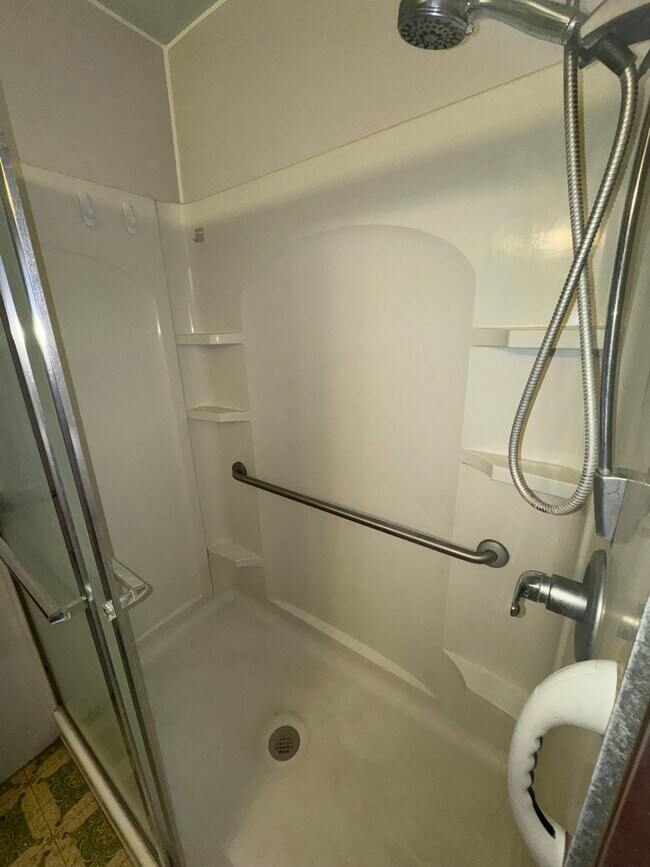 Building Photo - 420 W College St