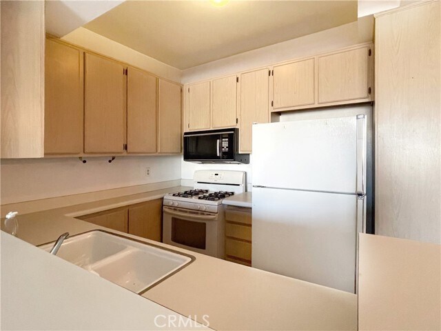 Building Photo - 535 Magnolia Ave