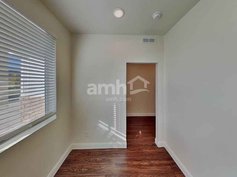 Building Photo - 1308 N 1980 E