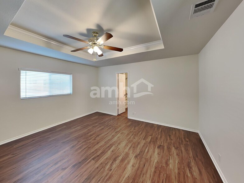 Building Photo - 122 Mallow Grove