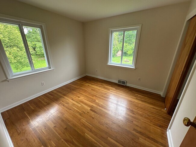 Building Photo - Fantastic Location!  Single-family house close to Upper Arlington and Riverside Hospital