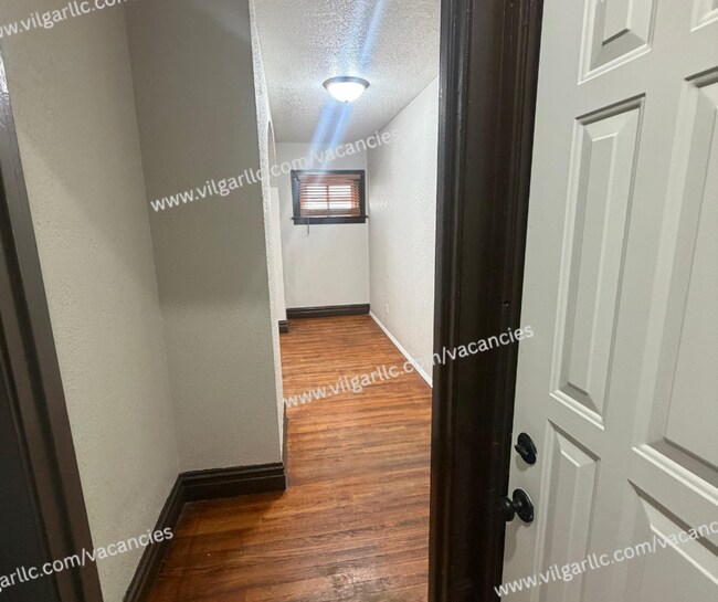 Building Photo - 3713 Hemlock St