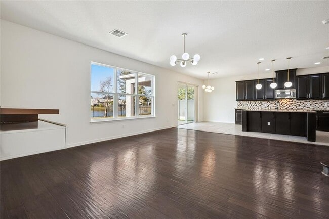 Building Photo - 3750 Mount Vernon Way