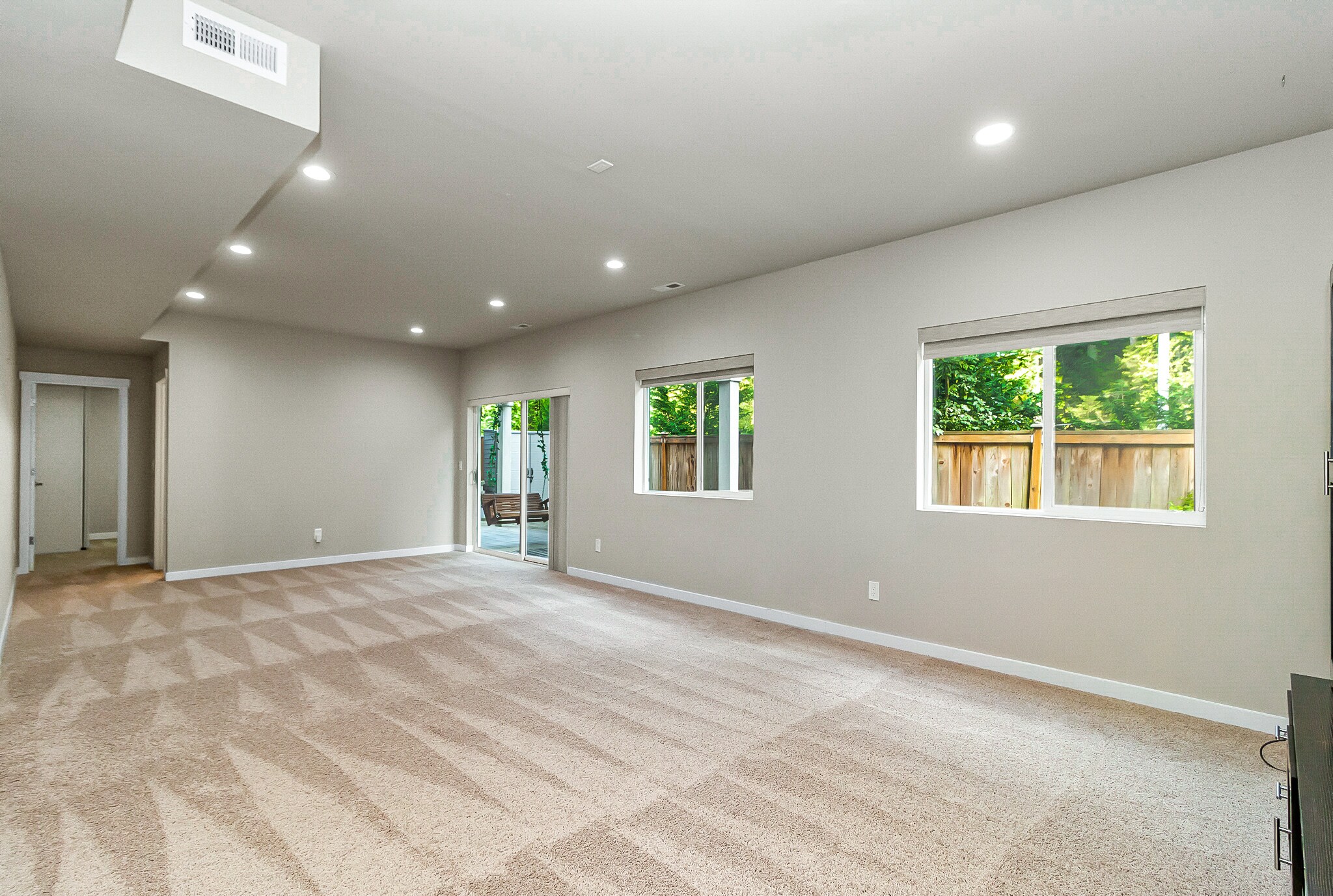 Building Photo - 15312 NE Woodland Pl