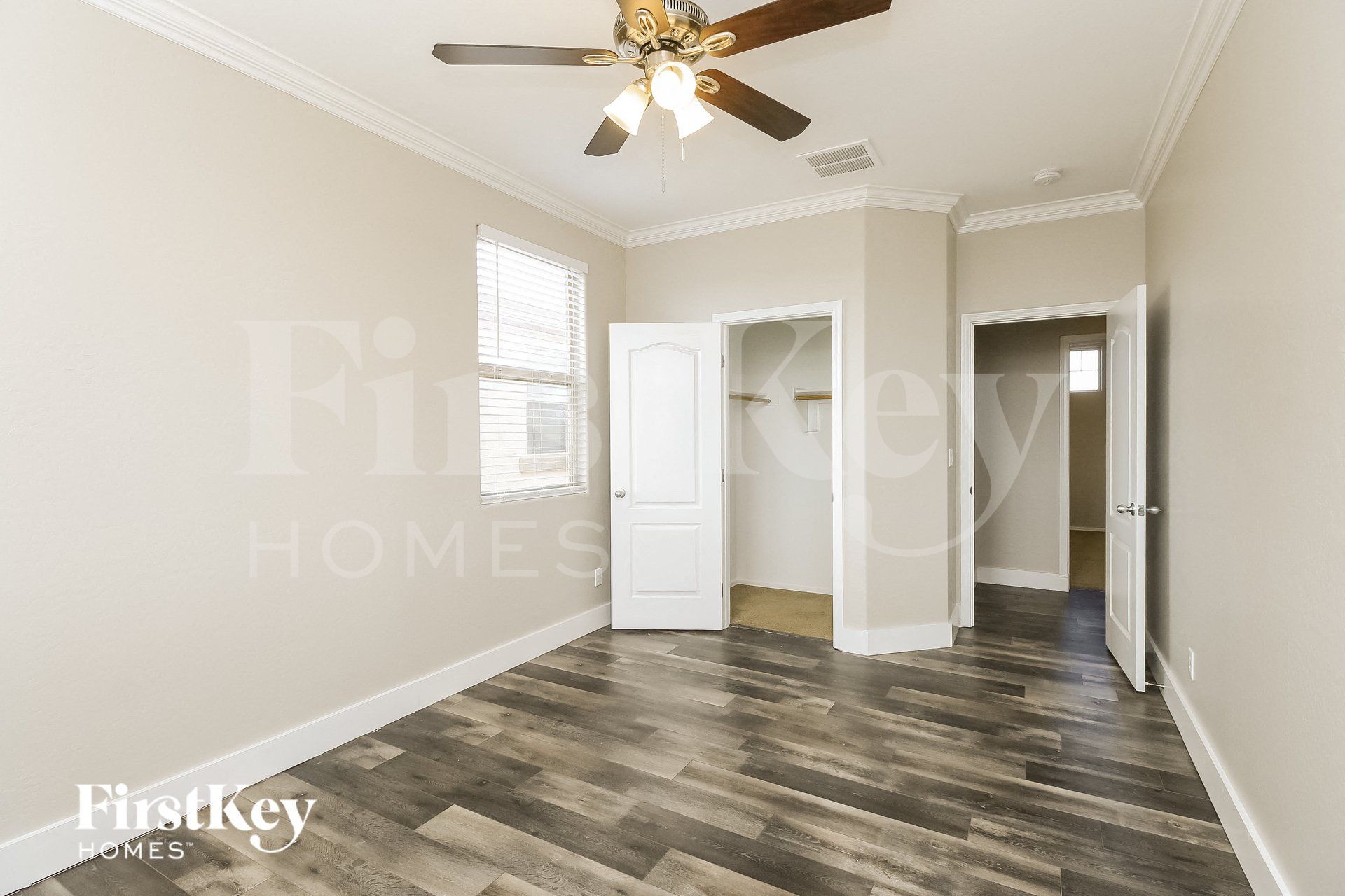 Building Photo - 837 E Cierra Cir