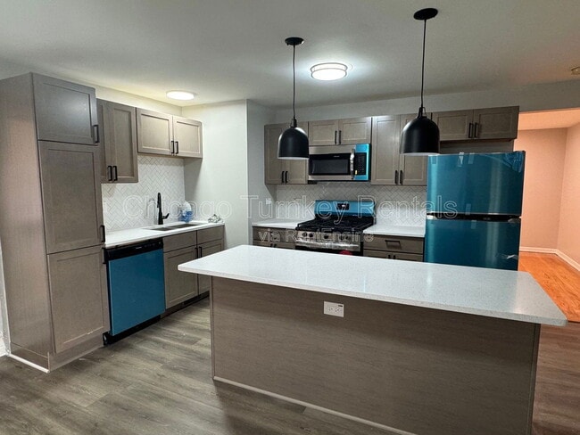 Building Photo - 1127 E 159th Pl