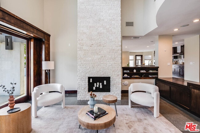 Building Photo - 11470 Dona Evita Dr