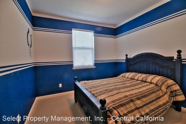 Building Photo - 4 br, 2.5 bath House - 20859 Black Oak Dr