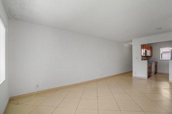 Building Photo - 3214 Coral Ridge Dr