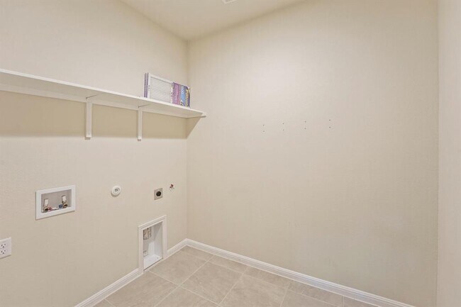 Building Photo - 202 Driftwood Ln