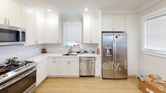 Building Photo - 2 Rossmore Rd