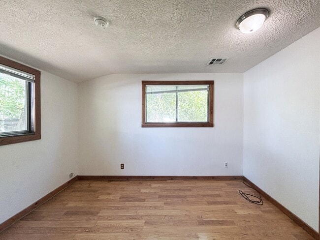 Building Photo - 3817 E Amazon Dr