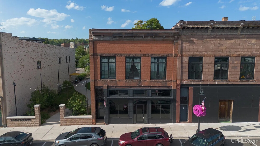Building Photo - 308 Iron St